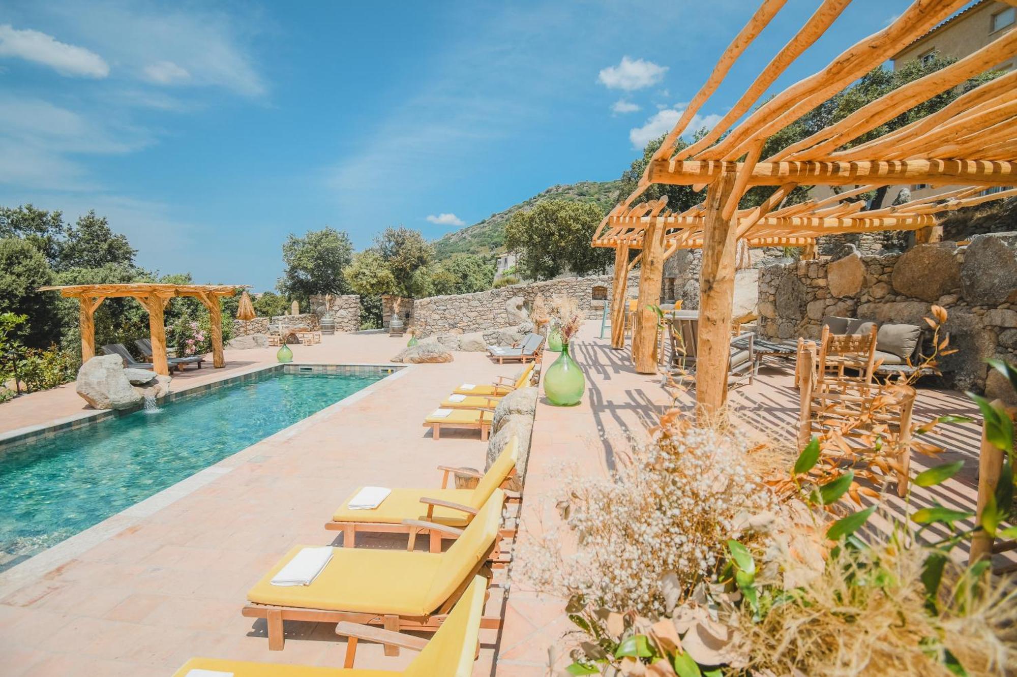Résidence de Luxe 4 étoiles à Pietralba, 4 logements piscine chauffée BALAGNE Exterior foto